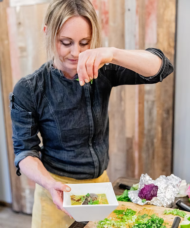 EPI 218: How To Naturally Have More ENERGY (Without Caffeine Or Energy Drinks). Board Certified Holistic Nutritionist Katie Hardie Shares Simple Steps To Increase Your Daily Energy, Feel Great, & Live The Life You Deserve!