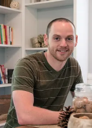 EPI 208: Dr. Stephen Hussey - Does High Cholesterol Really Cause Heart Disease? Should You Take Statins? Is Sunlight Exposure & Circadian Rhythm The Most Powerful Healing Combo? And More!