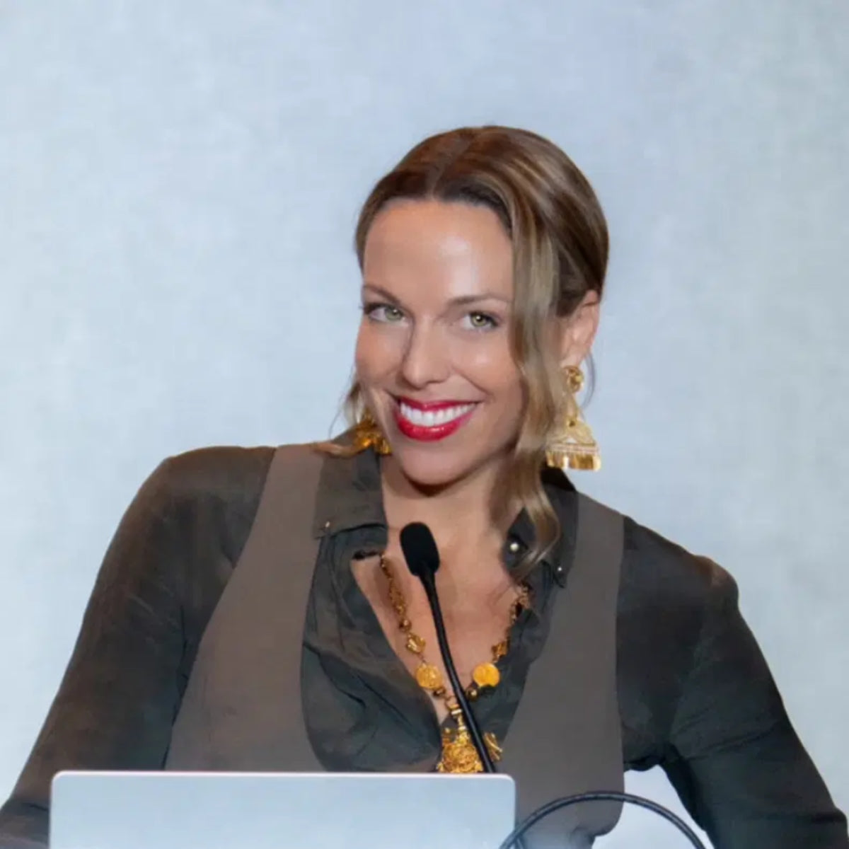 EPI 227: She Travels The World To Learn Health Secrets From The Last Remaining Tribes That Still Live Off The Land. With The Sherlock Holmes Of Health Mary Ruddick